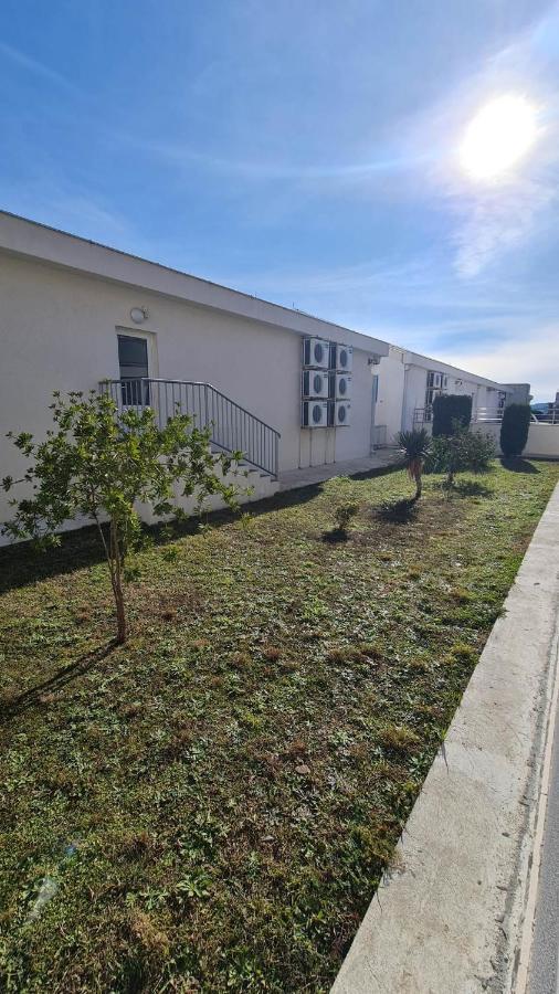 Irish Apartment Complex بودفا المظهر الخارجي الصورة