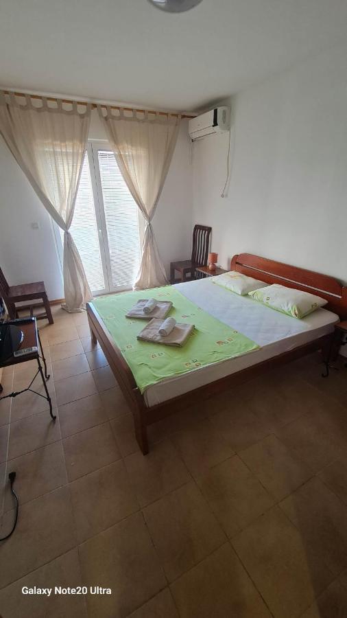 Irish Apartment Complex بودفا المظهر الخارجي الصورة