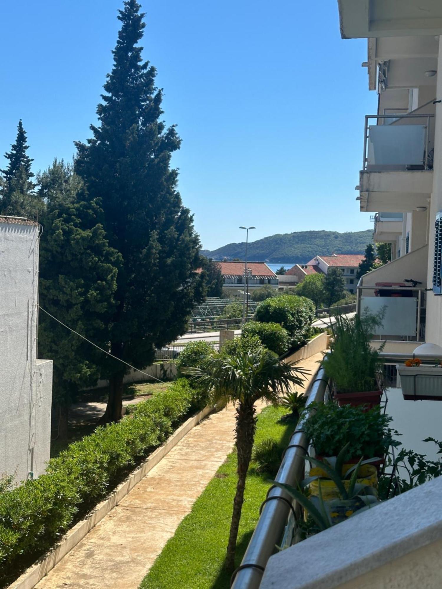 Irish Apartment Complex بودفا المظهر الخارجي الصورة